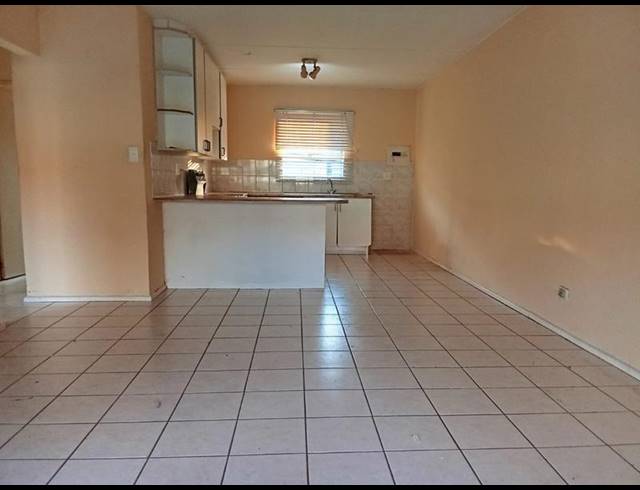 2 BEDROOM TOWNHOUSE FOR SALE IN VORNA VALLEY